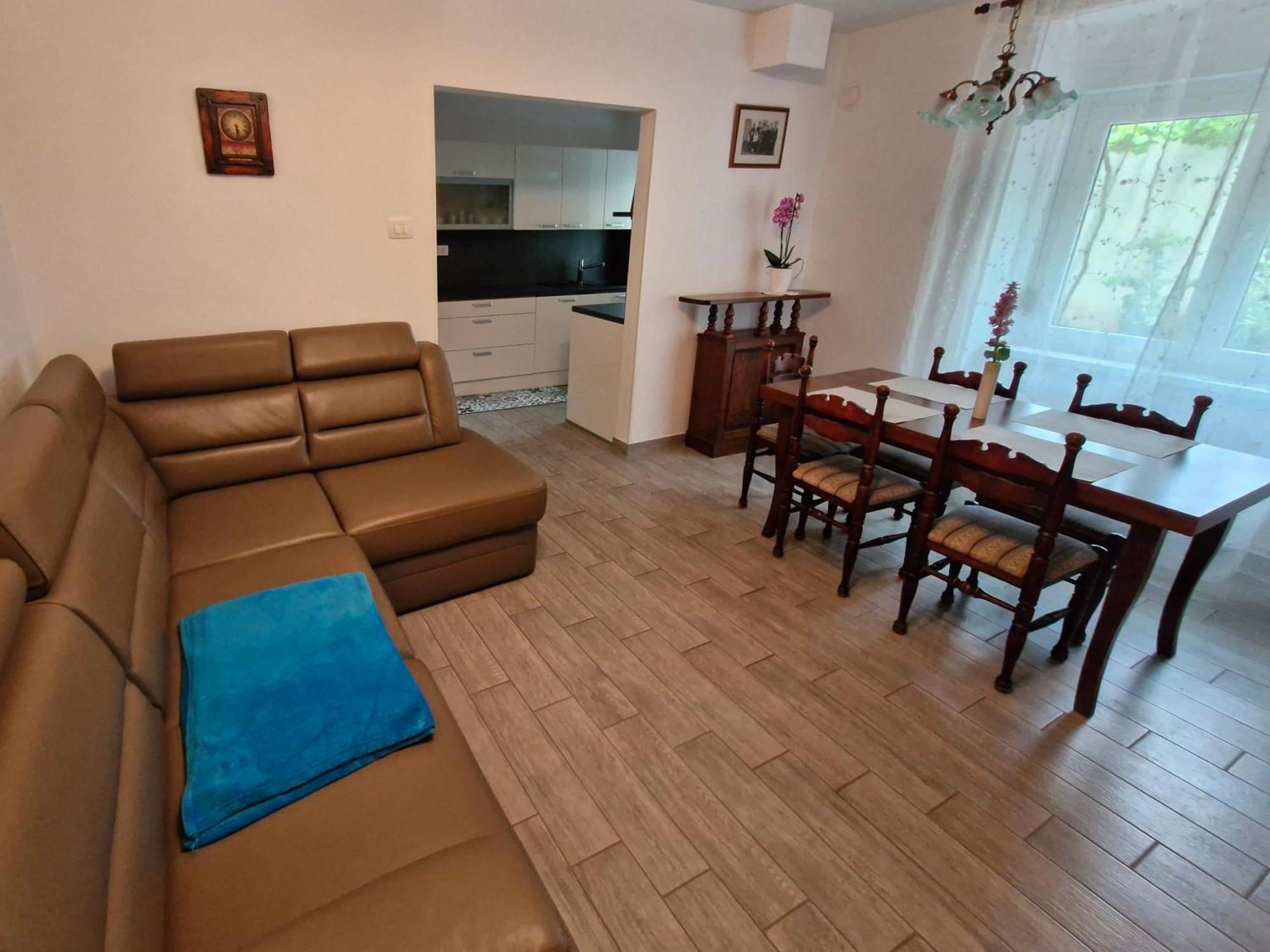 Apartma Jezevi Sezana Exterior photo