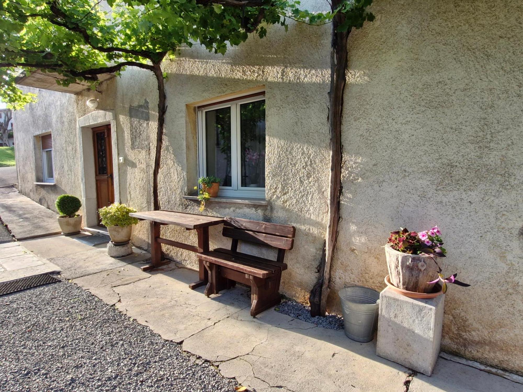 Apartma Jezevi Sezana Exterior photo